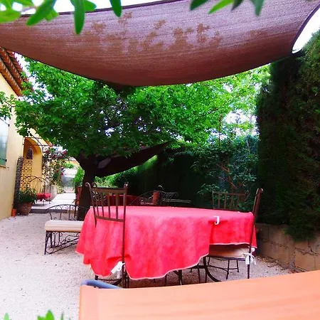 Aux Amandiers فندق مبيت وإفطار 3*