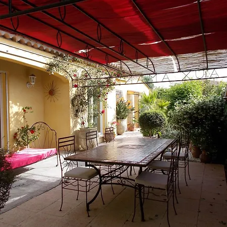 Aux Amandiers فندق مبيت وإفطار