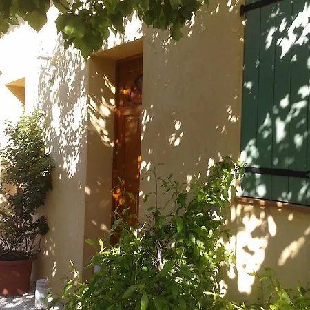 Aux Amandiers فندق مبيت وإفطار Fréjus